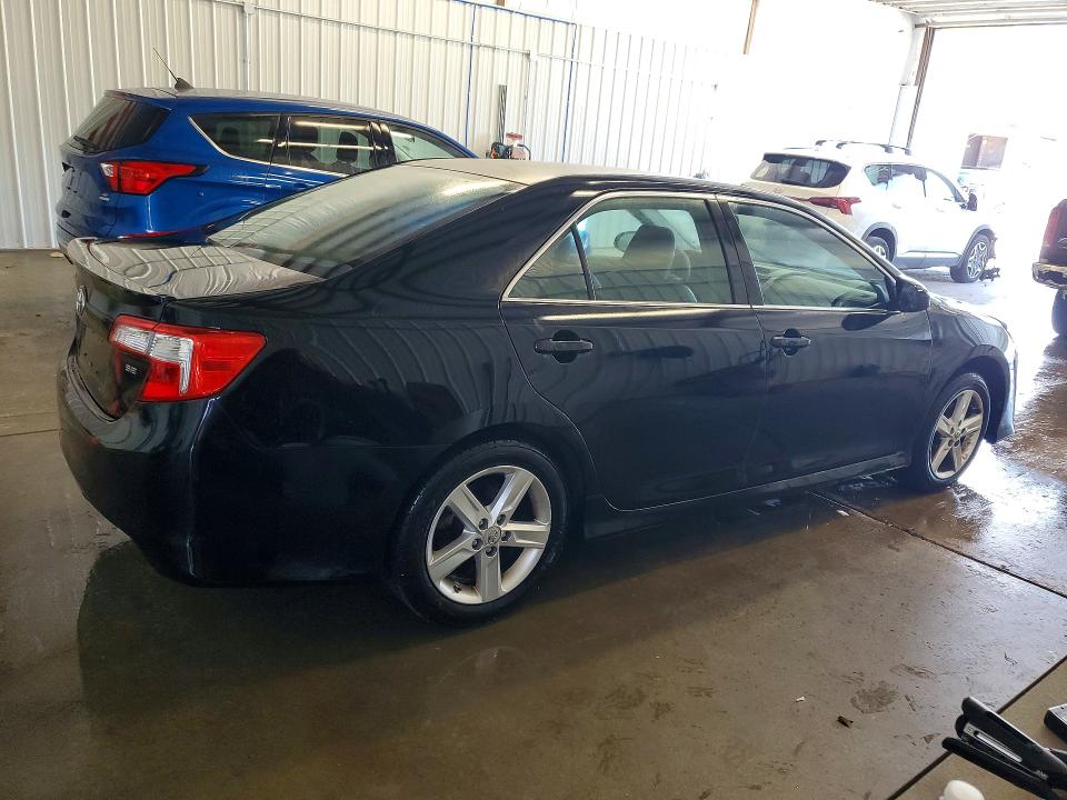 69390826 :رقم المزاد ، 4T1BF1FKXCU119785 vin ، 2012 Toyota Camry مزاد بيع