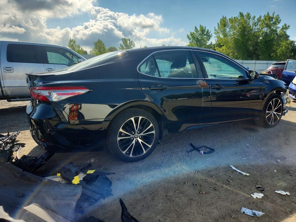 Продаж на аукціоні авто 2018 Toyota Camry, vin: 4T1B11HKXJU532881, номер лоту: 67854426