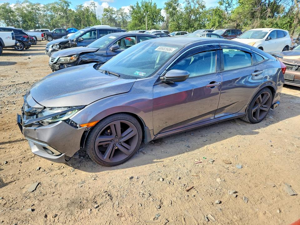 68682606 :رقم المزاد ، 2HGFC2F50GH555554 vin ، 2016 Honda Civic مزاد بيع