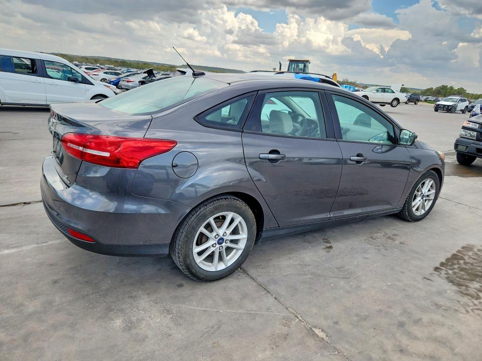 68674606 :رقم المزاد ، 1FADP3F26FL349989 vin ، 2015 Ford Focus مزاد بيع