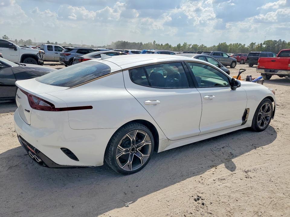 2020 Kia Stinger მანქანა იყიდება აუქციონზე, vin: KNAE15LA4L6073679, აუქციონის ნომერი: 70405336