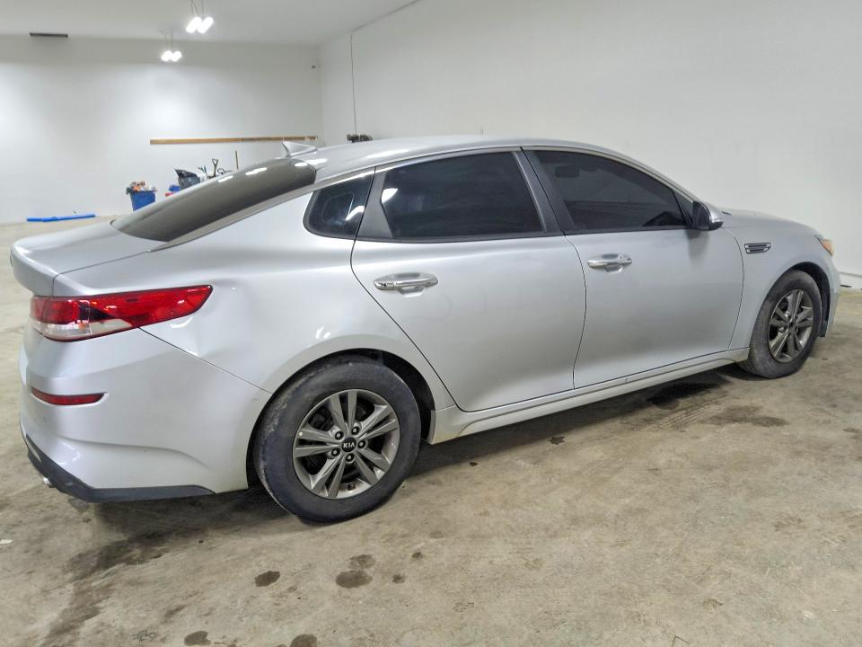 2020 Kia Optima მანქანა იყიდება აუქციონზე, vin: 5XXGT4L31LG430853, აუქციონის ნომერი: 66890036