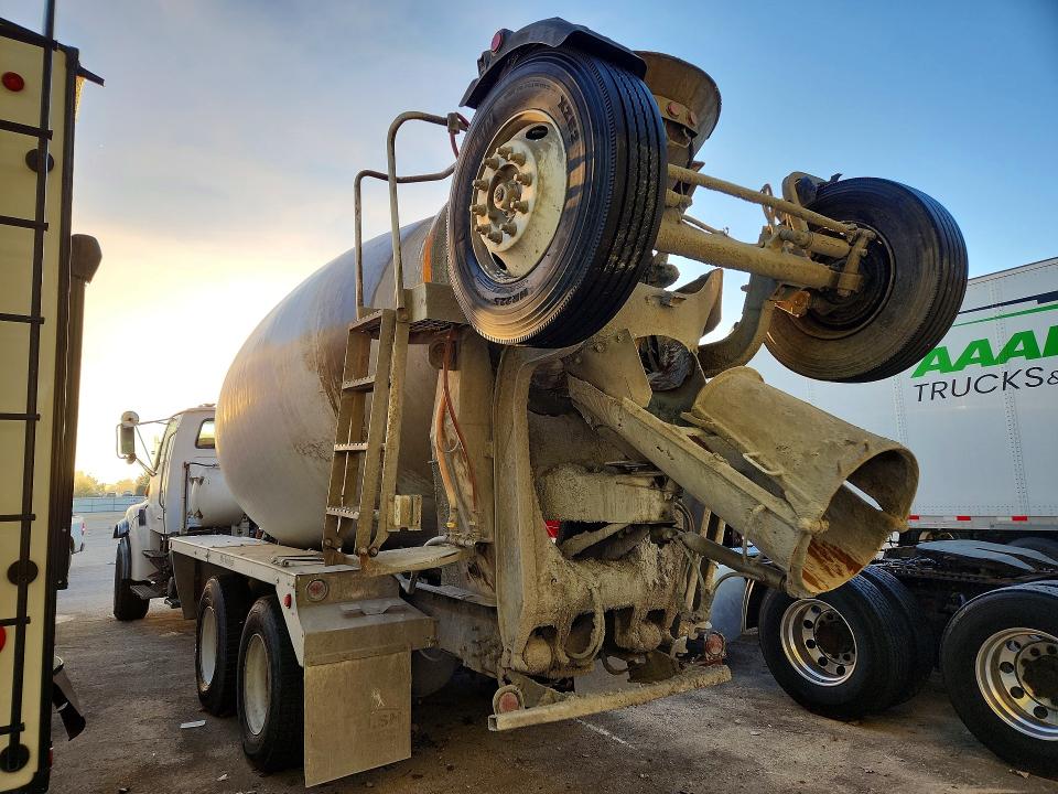 69457726 :رقم المزاد ، 2FZHAZA853AK83872 vin ، 2003 Sterling Truck Lt مزاد بيع
