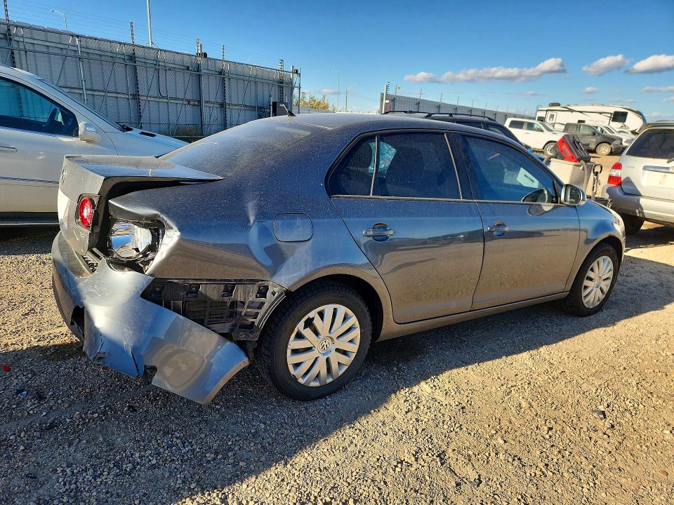70412256 :رقم المزاد ، 3VWJX7AJ4AM100338 vin ، 2010 Volkswagen Jetta مزاد بيع