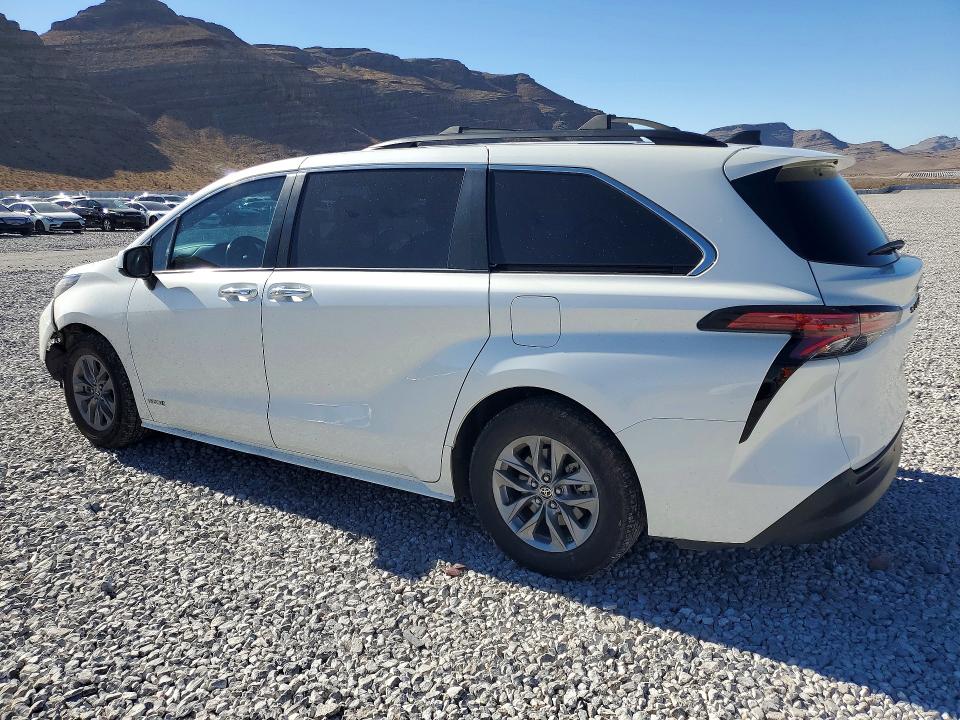 67636196 :رقم المزاد ، 5TDJRKEC7MS053564 vin ، 2021 Toyota Sienna مزاد بيع