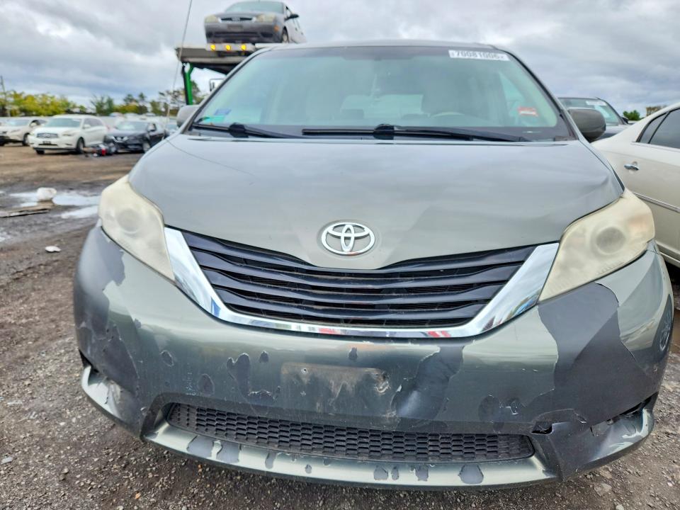 Aukcja sprzedaży 2011 Toyota Sienna, vin: 5TDKK3DC3BS079043, numer aukcji: 70081006