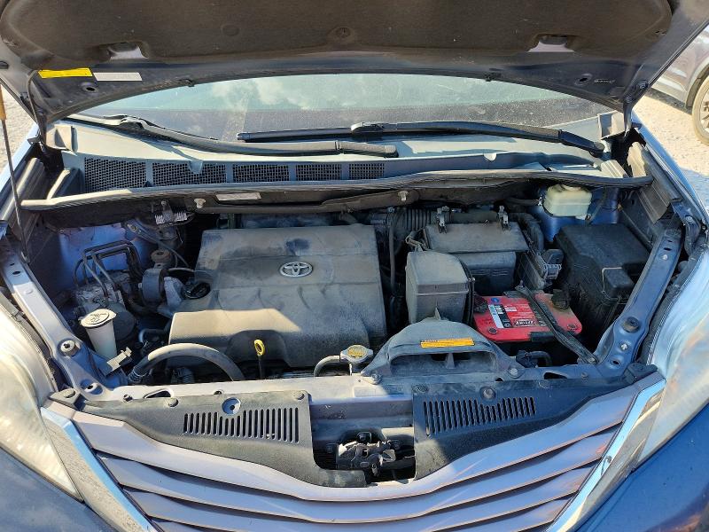 67232946 :رقم المزاد ، 5TDDK3DC3FS113478 vin ، 2015 Toyota Sienna مزاد بيع
