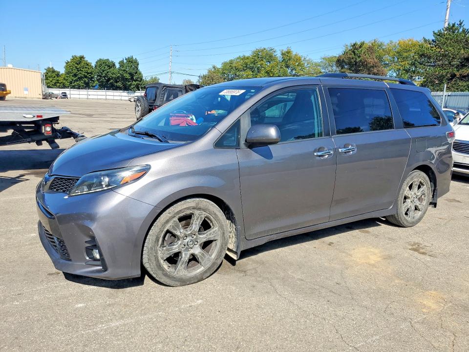Продажа на аукционе авто 2018 Toyota Sienna, vin: 5TDXZ3DC8JS949742, номер лота: 70666976