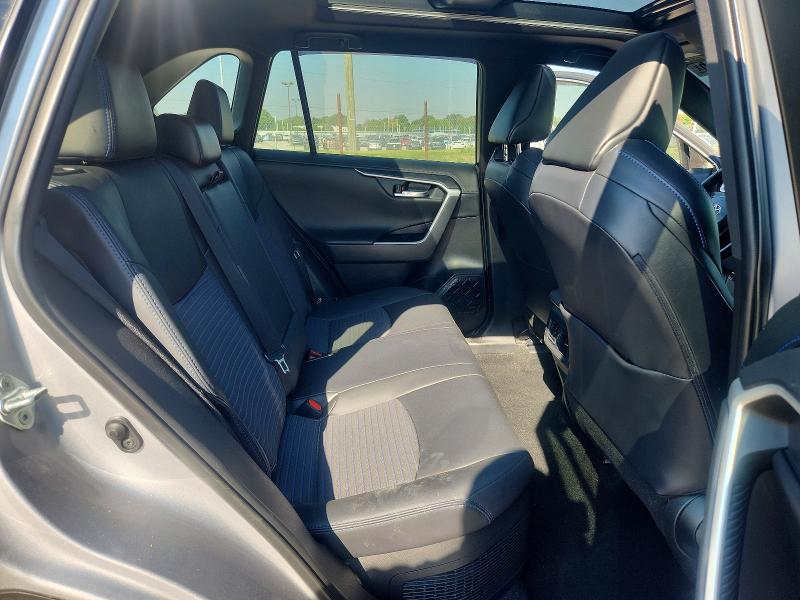 67451966 :رقم المزاد ، 4T3E6RFV6MU015230 vin ، 2021 Toyota Rav4 مزاد بيع