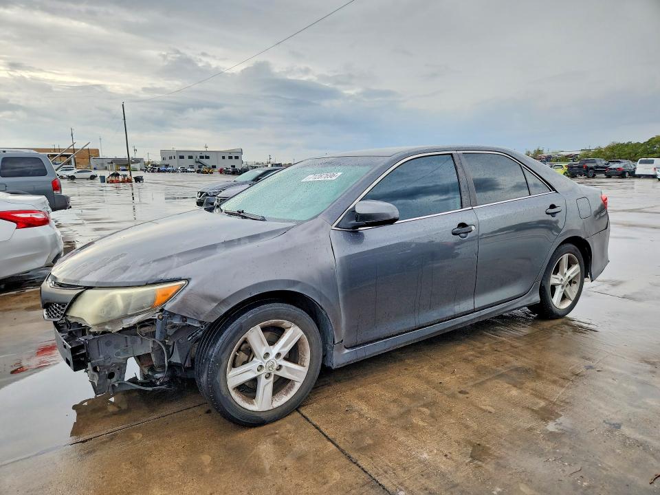 71287696 :رقم المزاد ، 4T1BF1FK2CU170181 vin ، 2012 Toyota Camry مزاد بيع
