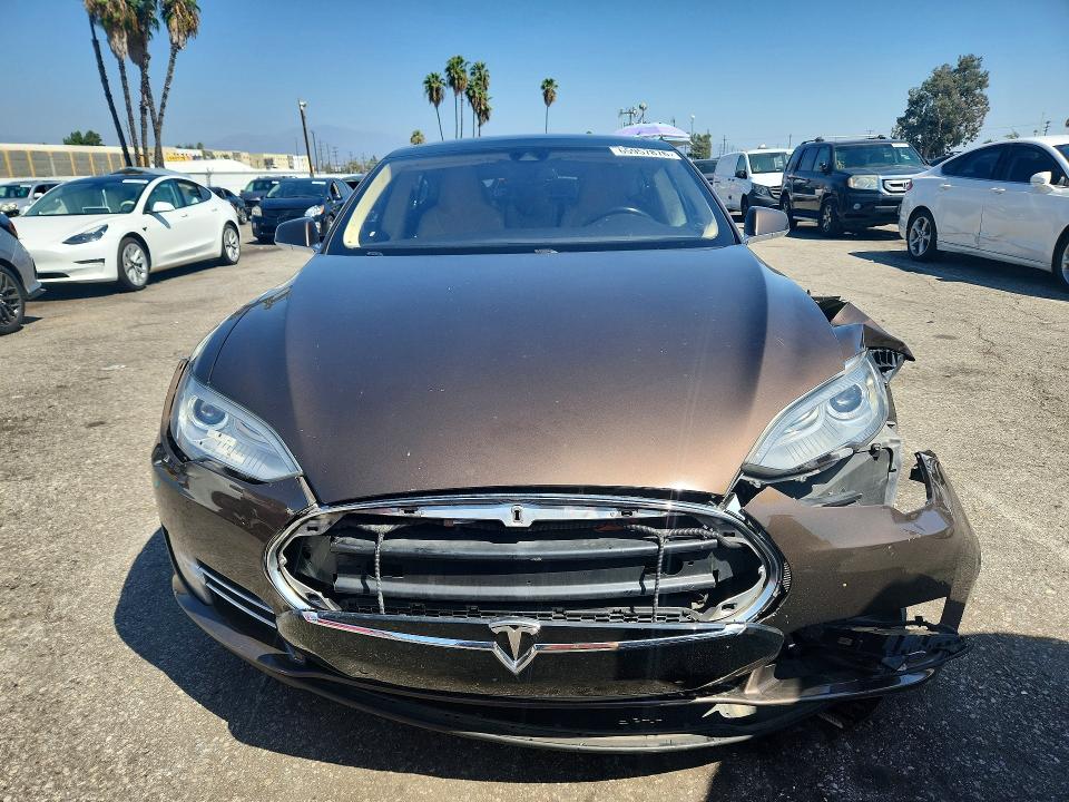 Продажа на аукционе авто 2014 Tesla Model S, vin: 5YJSA1H16EFP61004, номер лота: 65957876