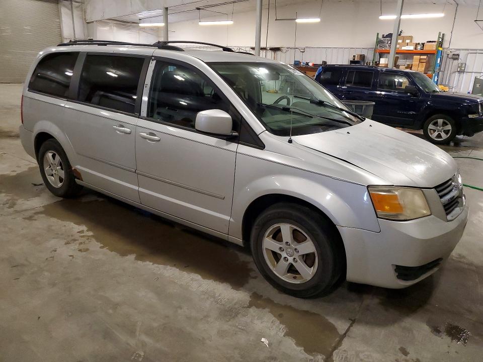 68435976 :رقم المزاد ، 2D4RN5D12AR205399 vin ، 2010 Dodge Grand Caravan مزاد بيع