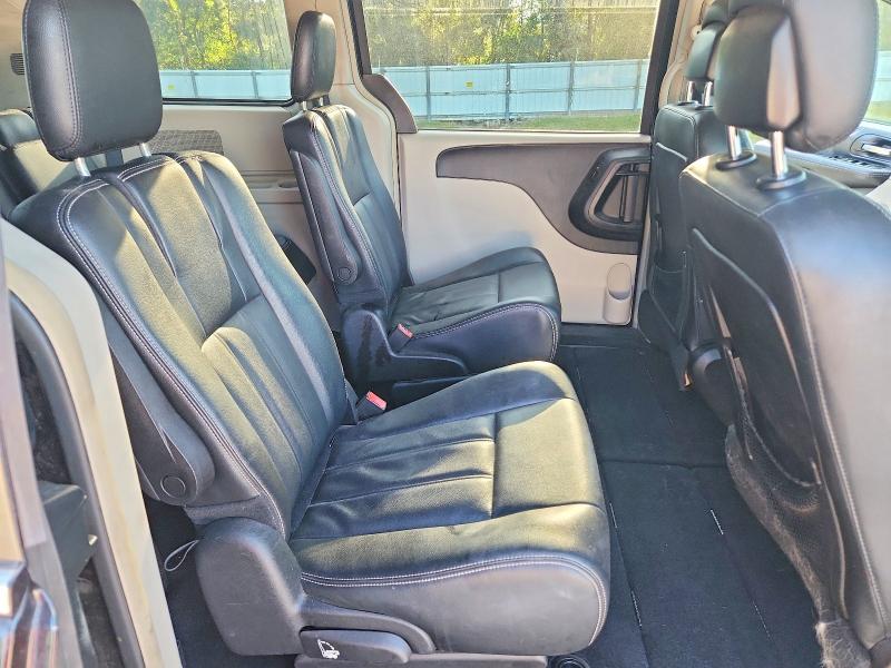 69543186 :رقم المزاد ، 2C4RC1BG3GR214396 vin ، 2016 Chrysler Town & Country مزاد بيع
