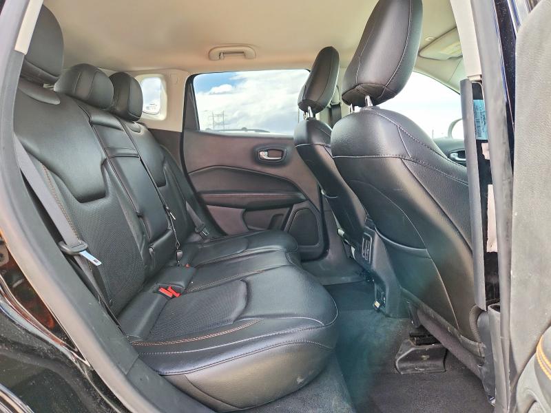 67868416 :رقم المزاد ، 3C4NJDCB7JT400875 vin ، 2018 Jeep Compass مزاد بيع