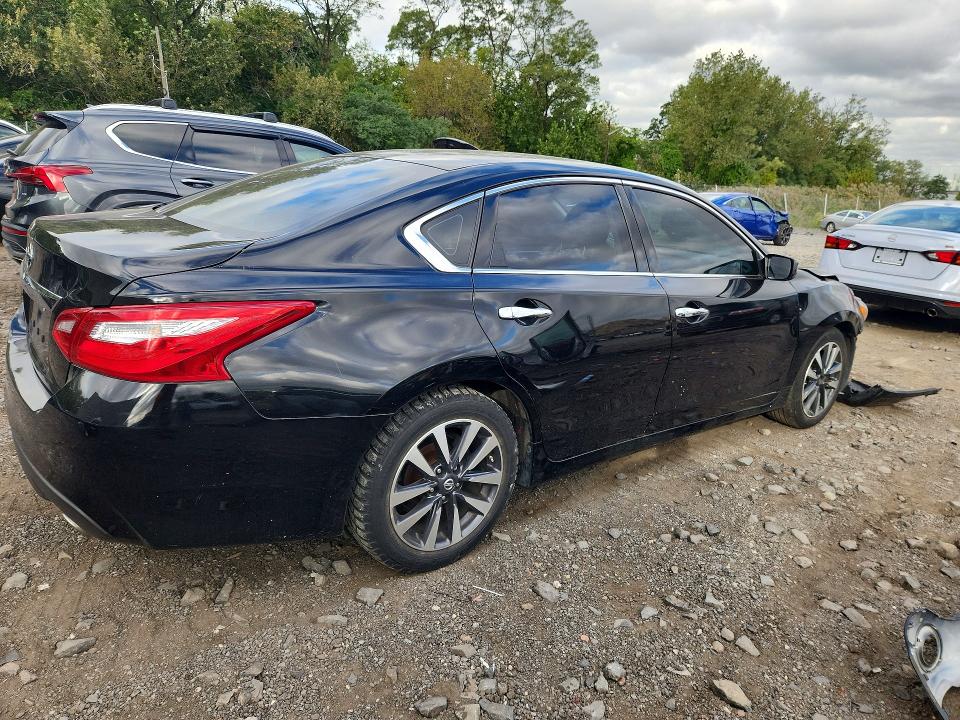 Продажа на аукционе авто 2017 Nissan Altima, vin: 1N4AL3AP2HC233483, номер лота: 70309576