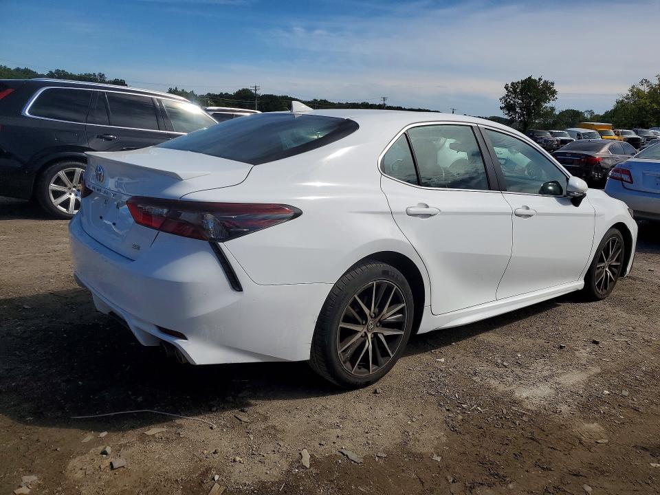 2023 Toyota Camry მანქანა იყიდება აუქციონზე, vin: 4T1G11AK6PU749627, აუქციონის ნომერი: 70372756