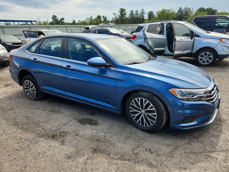68427166 :رقم المزاد ، 3VWN57BU1MM085401 vin ، 2021 Volkswagen Jetta مزاد بيع