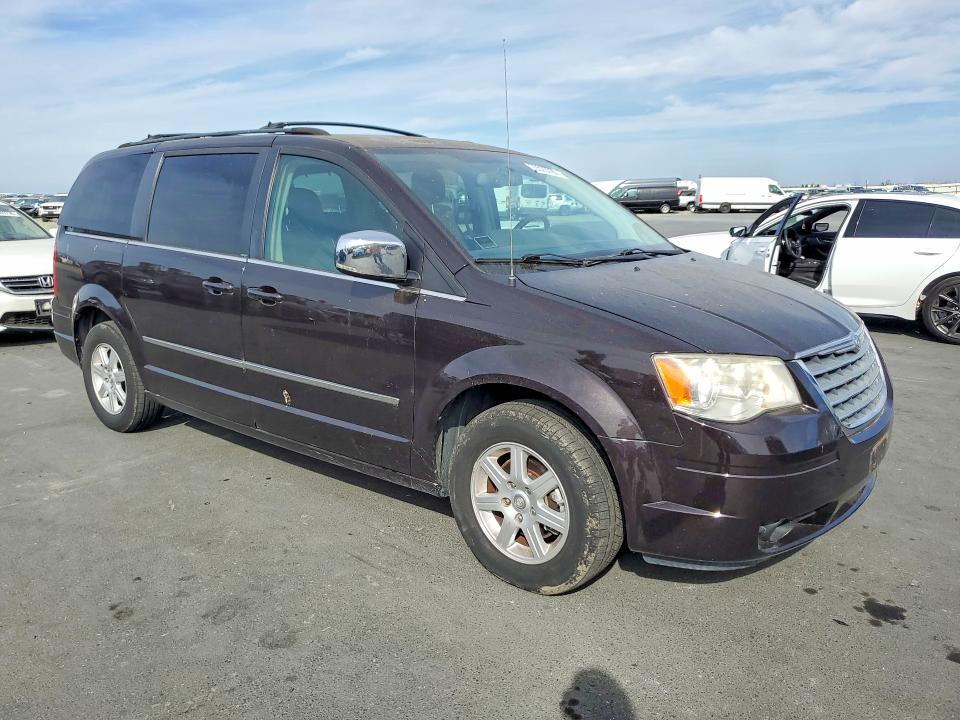 70573726 :رقم المزاد ، 2A4RR8DX7AR366672 vin ، 2010 Chrysler Town & Country مزاد بيع