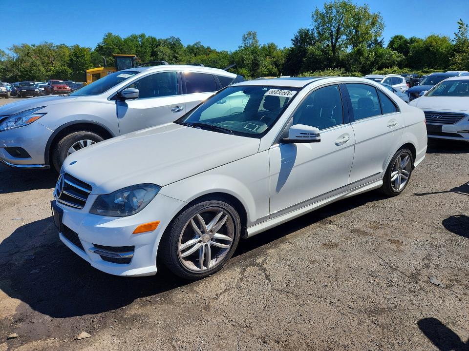 2014 Mercedes-benz C მანქანა იყიდება აუქციონზე, vin: WDDGF8AB9EG177615, აუქციონის ნომერი: 68056506