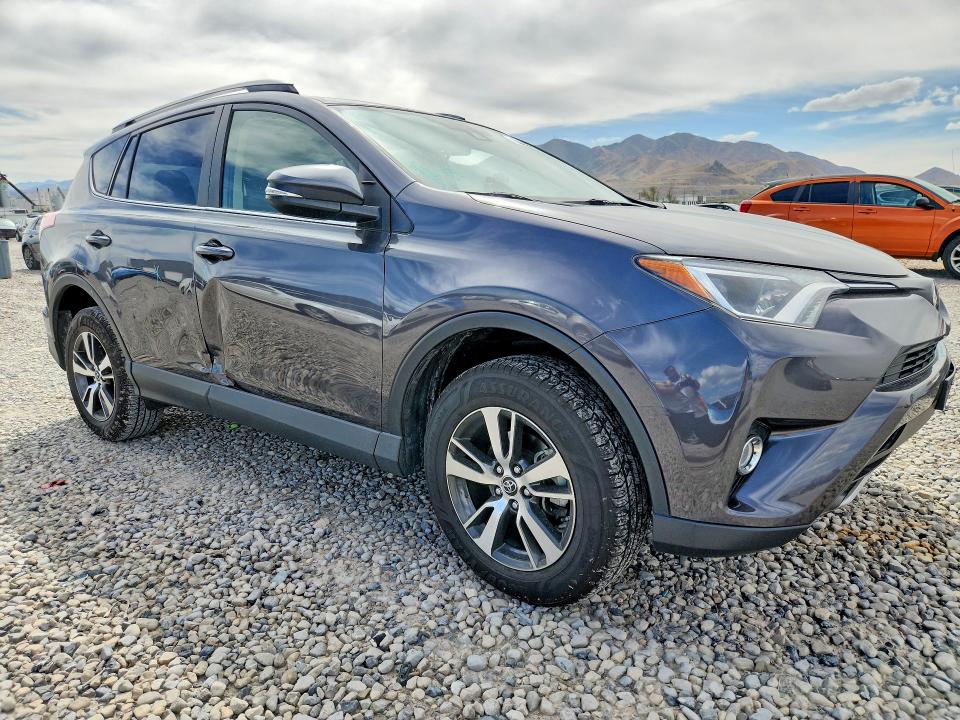 2018 Toyota Rav4 მანქანა იყიდება აუქციონზე, vin: JTMRFREV6JJ720297, აუქციონის ნომერი: 65663926