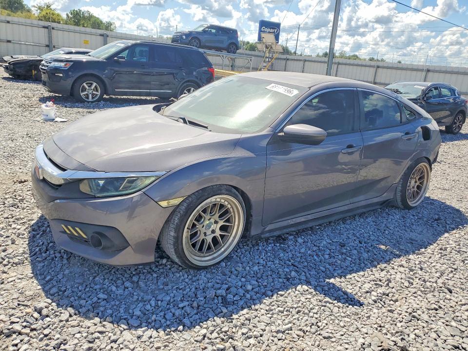 68184586 :رقم المزاد ، 2HGFC2F57JH563688 vin ، 2018 Honda Civic مزاد بيع