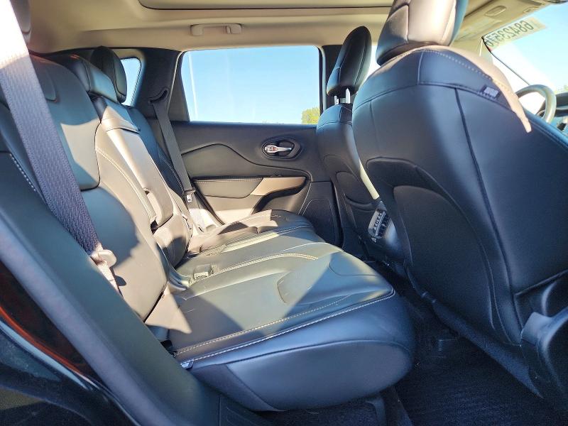 68423576 :رقم المزاد ، 1C4PJMDB3JD522596 vin ، 2018 Jeep Cherokee مزاد بيع
