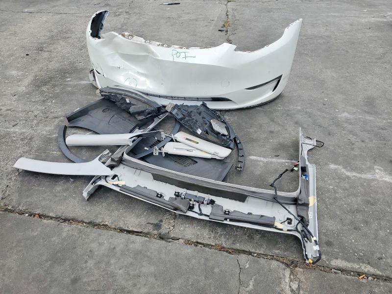 2020 Tesla Model Y მანქანა იყიდება აუქციონზე, vin: 5YJYGDEE2LF044999, აუქციონის ნომერი: 70368516