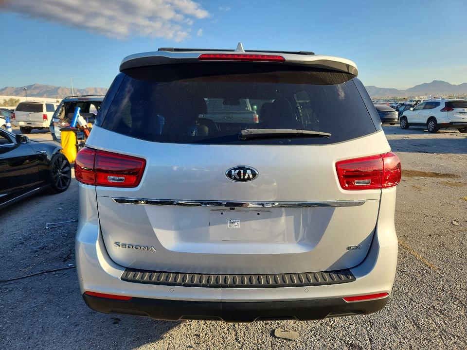 69529056 :رقم المزاد ، KNDMB5C15L6638792 vin ، 2020 Kia Sedona مزاد بيع