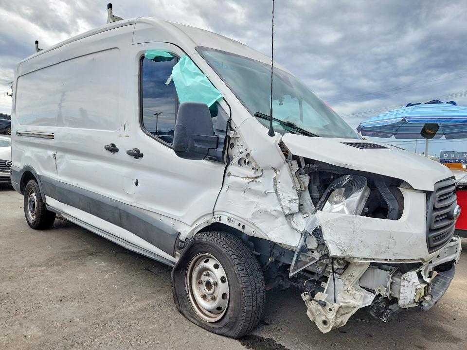68182156 :رقم المزاد ، 1FTYR2CMXJKA13704 vin ، 2018 Ford Transit مزاد بيع