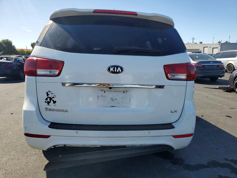 69777056 :رقم المزاد ، KNDMB5C15H6250758 vin ، 2017 Kia Sedona مزاد بيع