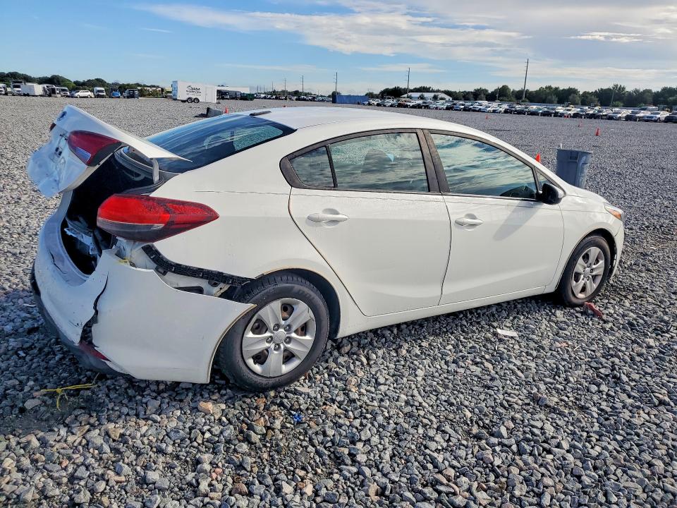 2017 Kia Forte მანქანა იყიდება აუქციონზე, vin: 3KPFK4A78HE107114, აუქციონის ნომერი: 69721006