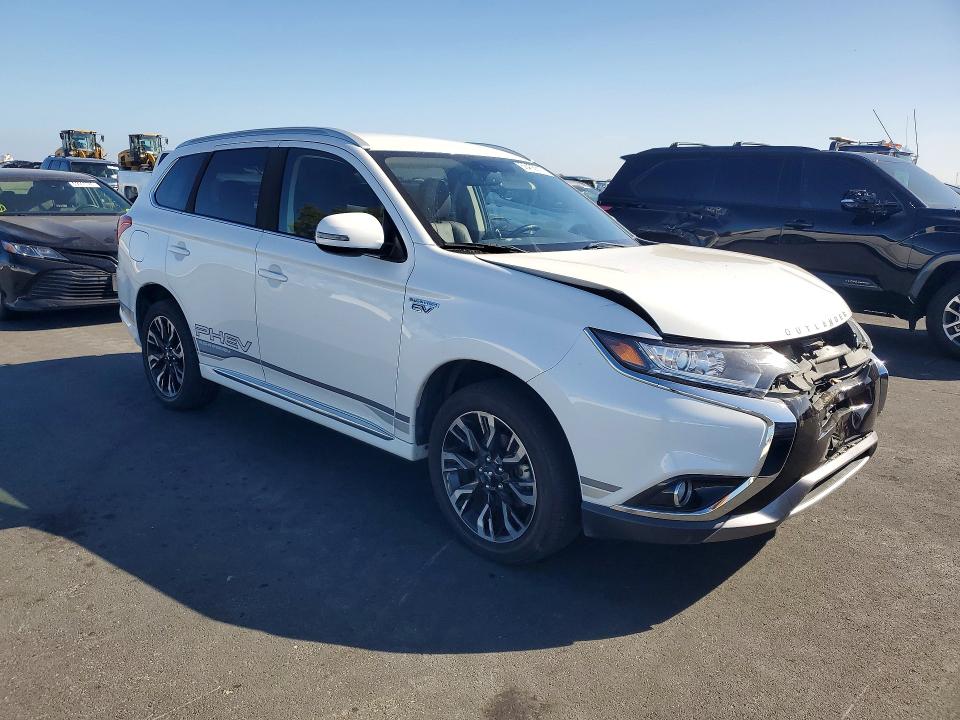 68405616 :رقم المزاد ، JA4J24A58JZ053178 vin ، 2018 Mitsubishi Outlander مزاد بيع