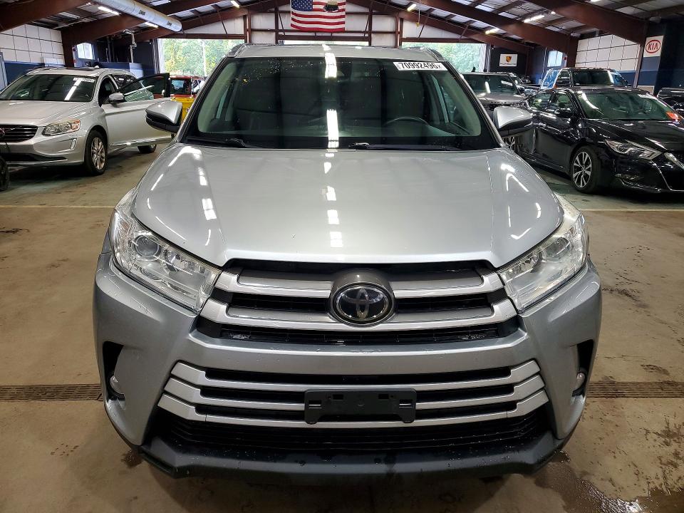 Продаж на аукціоні авто 2019 Toyota Highlander, vin: 5TDJZRFH8KS565141, номер лоту: 70992496