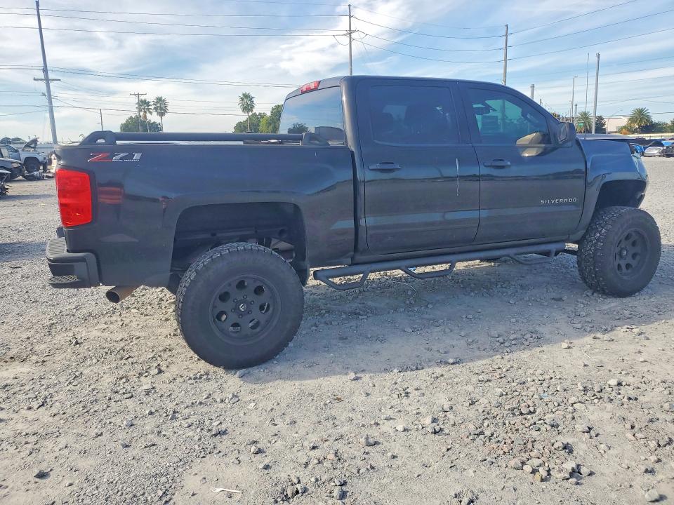 70272626 :رقم المزاد ، 3GCUKREC4JG479149 vin ، 2018 Chevrolet Silverado مزاد بيع