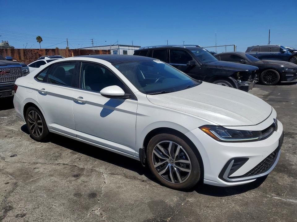 67841076 :رقم المزاد ، 3VW7X7BU8SM018570 vin ، 2025 Volkswagen Jetta مزاد بيع