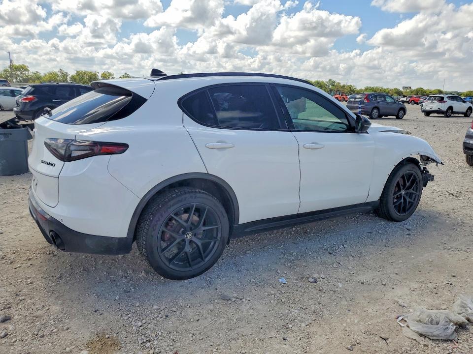 2021 Alfa Romeo Stelvio მანქანა იყიდება აუქციონზე, vin: ZASPAKBN4M7D19261, აუქციონის ნომერი: 67730396