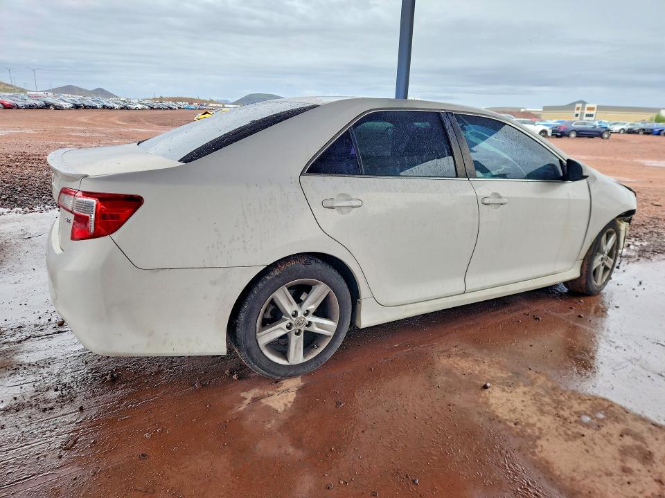 70895886 :رقم المزاد ، 4T1BF1FK5CU560398 vin ، 2012 Toyota Camry مزاد بيع