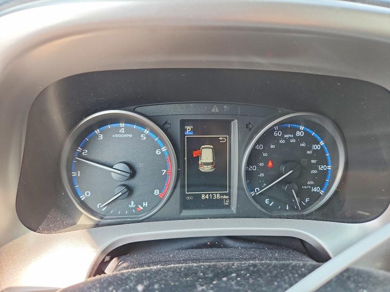 Aukcja sprzedaży 2018 Toyota Rav4, vin: JTMZFREV3JJ197692, numer aukcji: 67071256