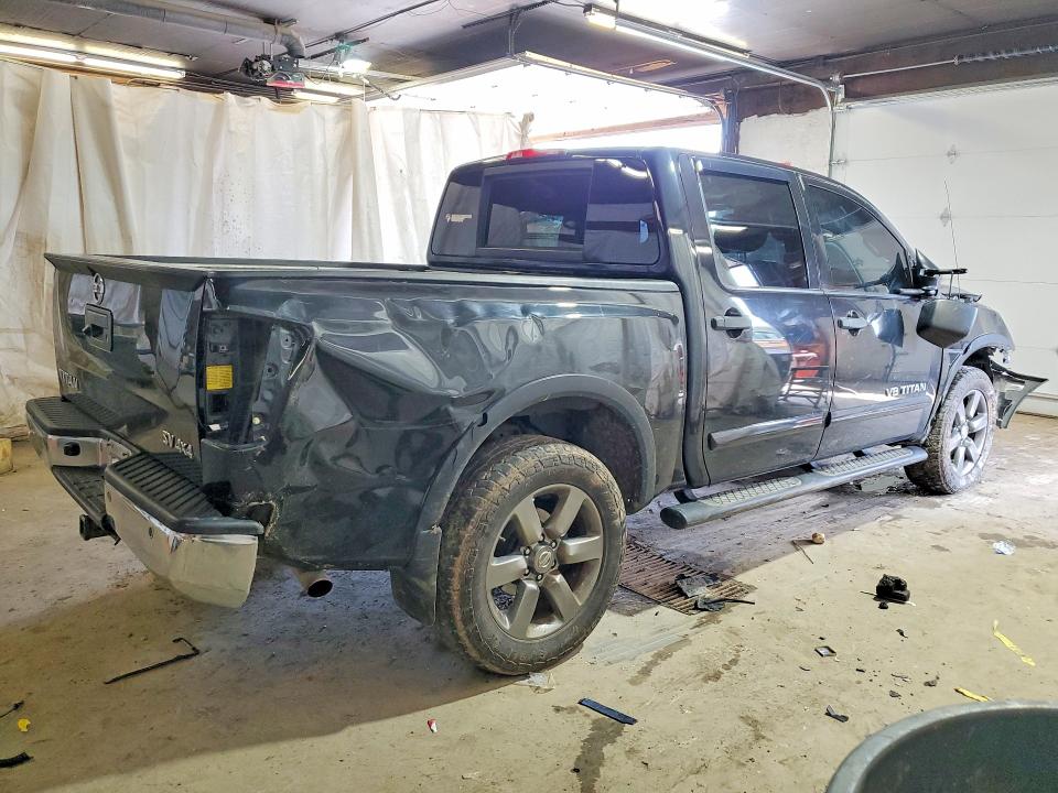 67700226 :رقم المزاد ، 1N6AA0EC0FN511527 vin ، 2015 Nissan Titan مزاد بيع