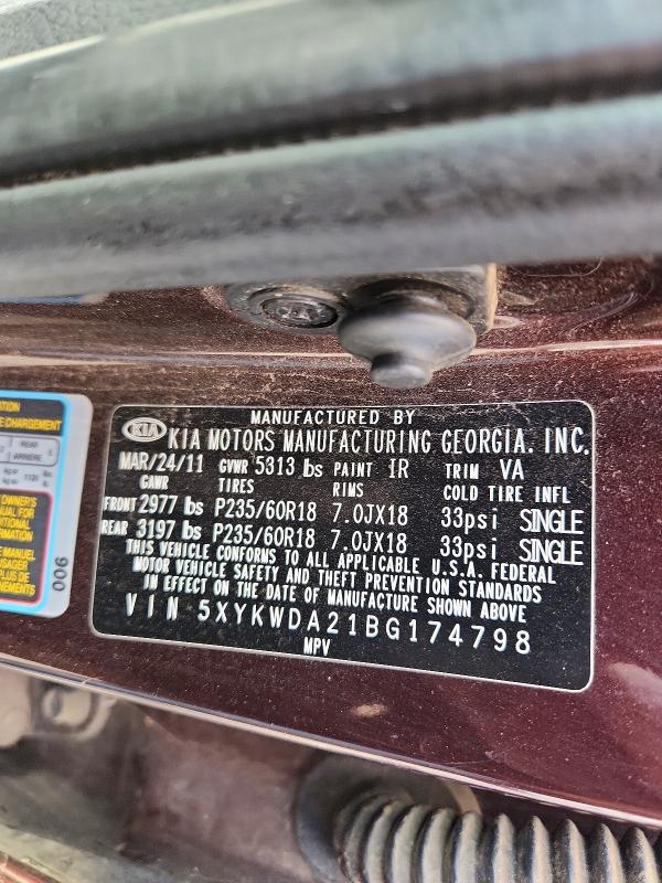 68323406 :رقم المزاد ، 5XYKWDA21BG174798 vin ، 2011 Kia Sorento مزاد بيع