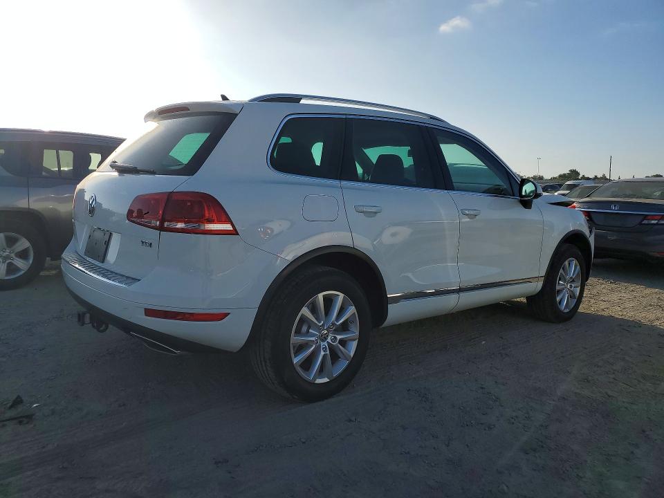 Продажа на аукционе авто 2014 Volkswagen Touareg, vin: WVGEP9BP1ED007101, номер лота: 68679426