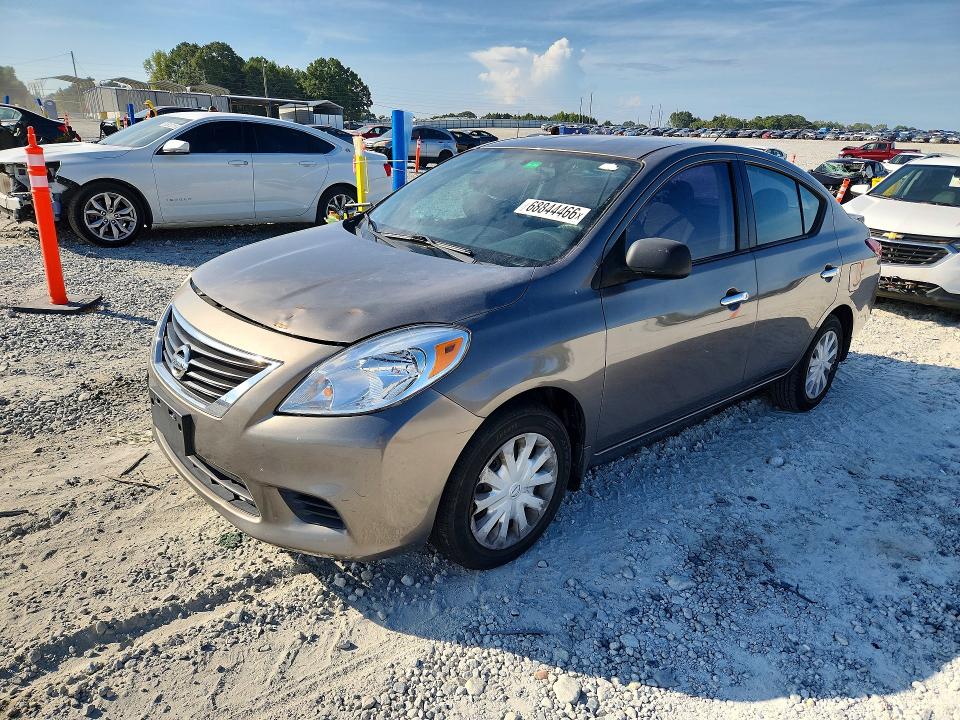 68844466 :رقم المزاد ، 3N1CN7AP5DL868770 vin ، 2013 Nissan Versa مزاد بيع