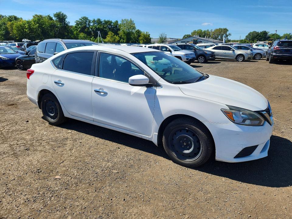 67332006 :رقم المزاد ، 3N1AB7AP7JY305900 vin ، 2018 Nissan Sentra مزاد بيع