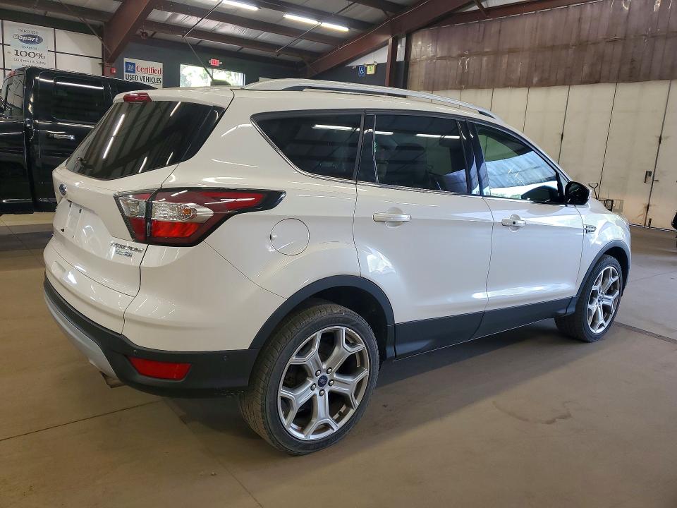 2017 Ford Escape მანქანა იყიდება აუქციონზე, vin: 1FMCU9JD8HUA35439, აუქციონის ნომერი: 69216776