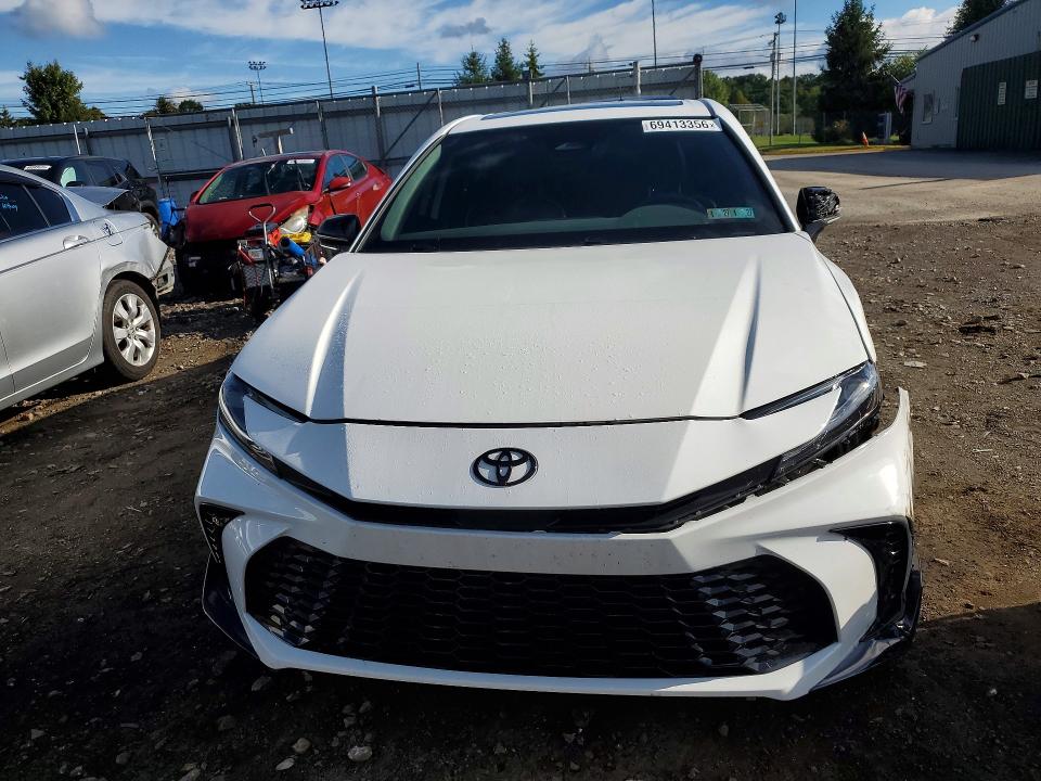 2026 Toyota Camry მანქანა იყიდება აუქციონზე, vin: 4T1DBADKXTU551901, აუქციონის ნომერი: 69413356