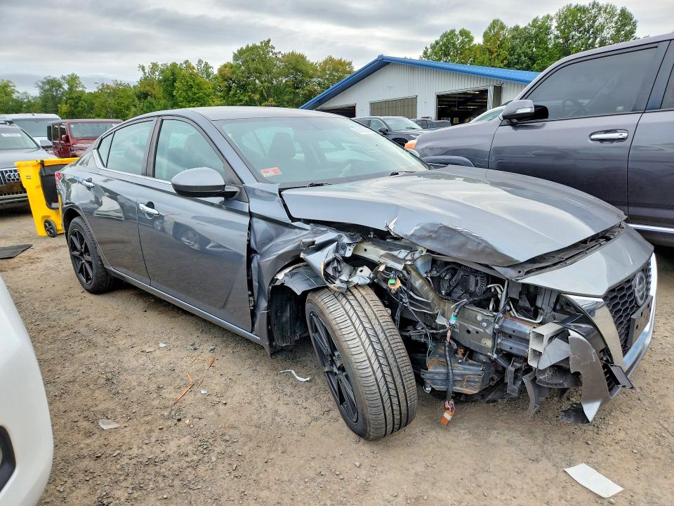 70190636 :رقم المزاد ، 1N4BL4BW3LN320774 vin ، 2020 Nissan Altima مزاد بيع