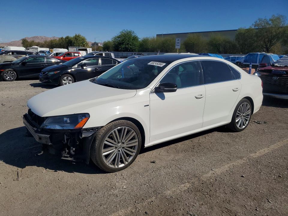 68249366 :رقم المزاد ، 1VWBT7A32FC068192 vin ، 2015 Volkswagen Passat مزاد بيع