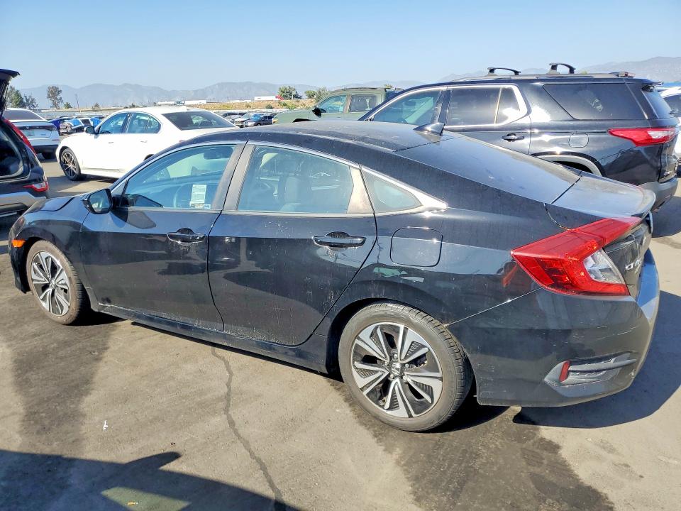 Продажа на аукционе авто 2018 Honda Civic, vin: 2HGFC1F32JH640962, номер лота: 71405096