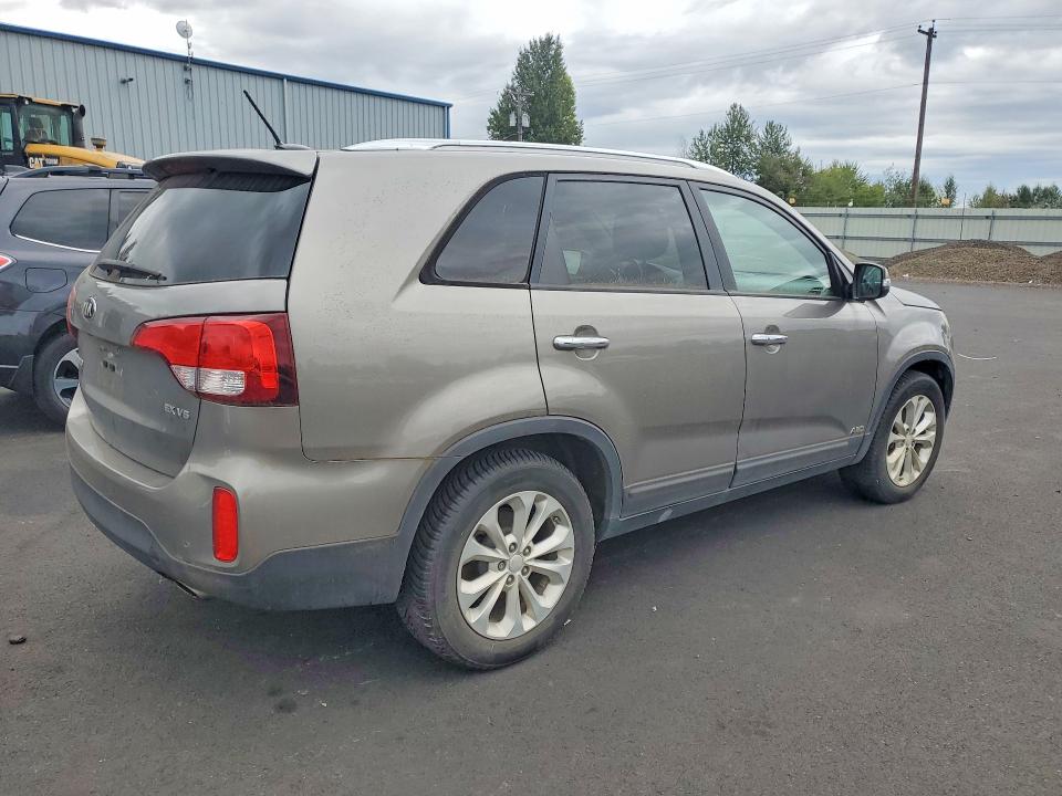 Auction sale of the 2015 Kia Sorento, vin: 5XYKUDA72FG628340, lot number: 67711616