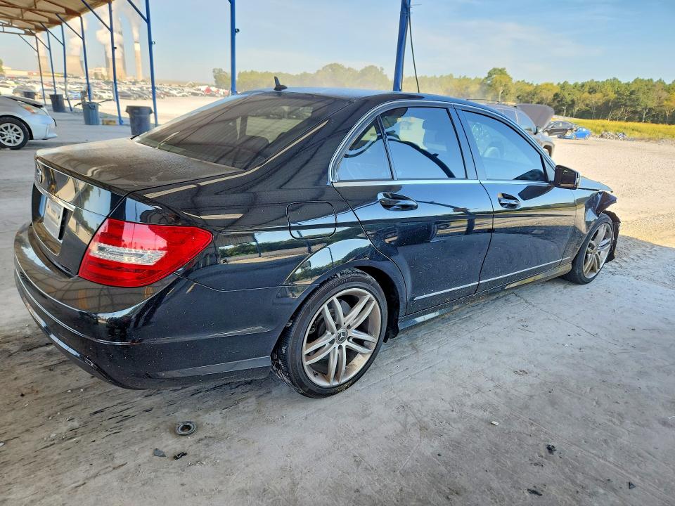 67782346 :رقم المزاد ، WDDGF4HBXDR301554 vin ، 2013 Mercedes-benz C مزاد بيع